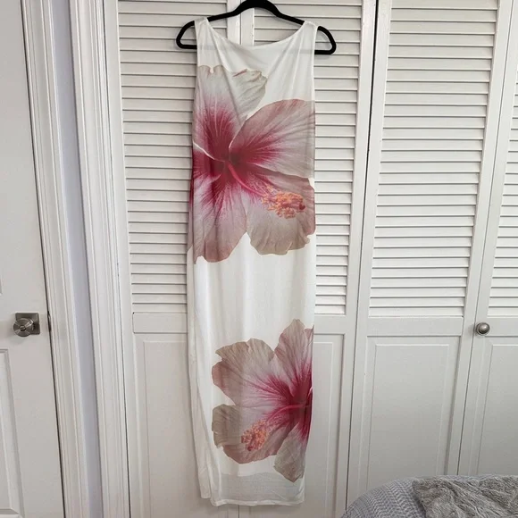 SHEIN Cream Maxi Dress with Pink Floral Motif - Picture 4 of 6